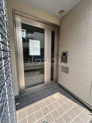 25/30 エントランス