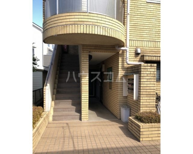 19/29 エントランス