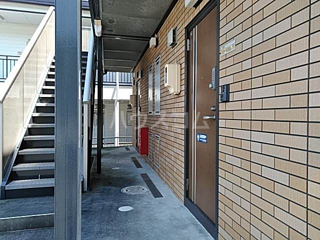 21/23 エントランス