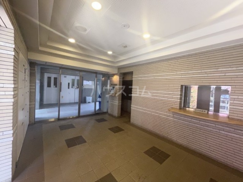 16/26 エントランス