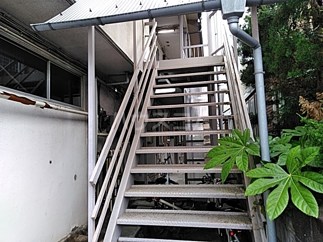 20/30 エントランス