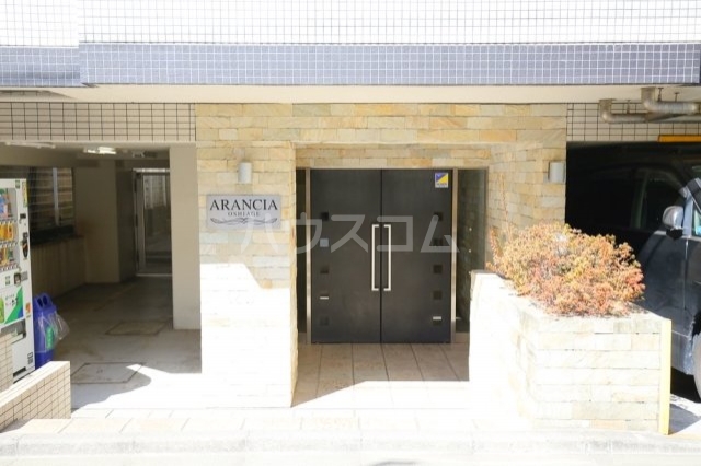 22/26 エントランス