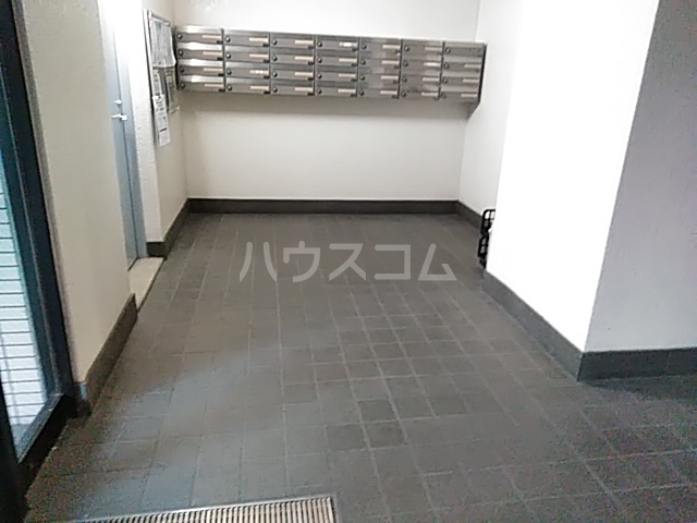 17/28 エントランス