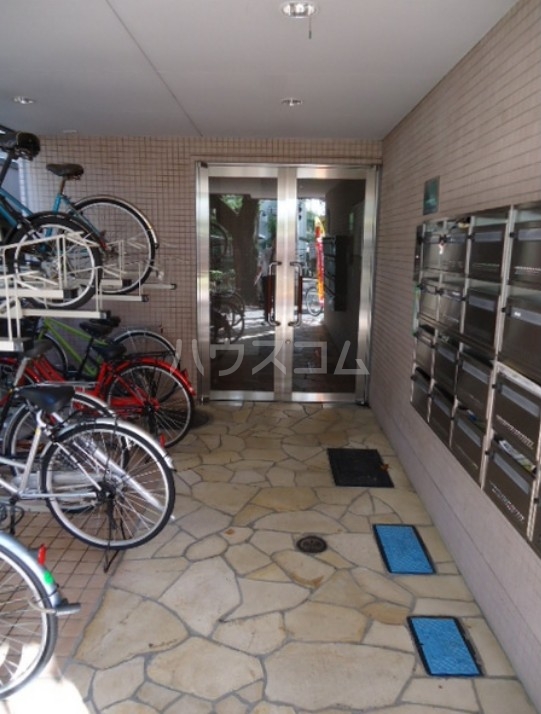 14/23 エントランス