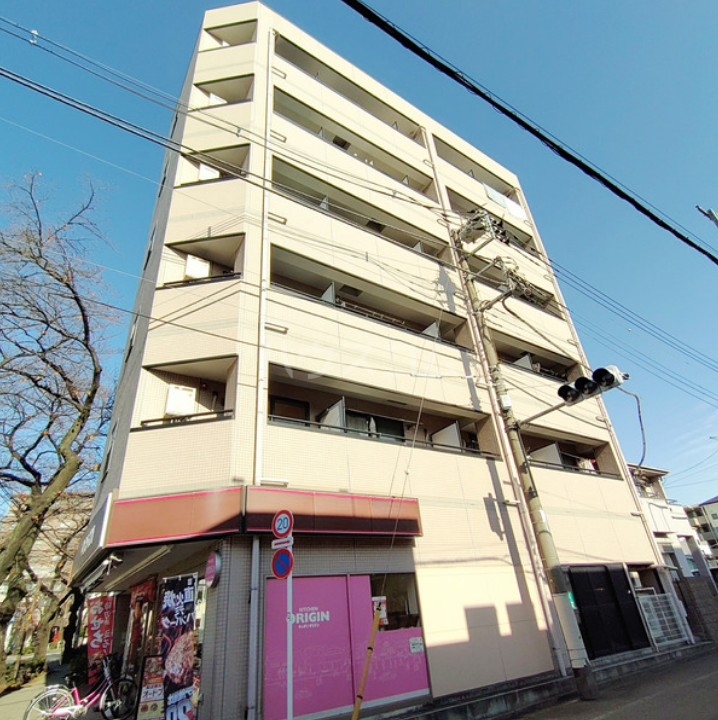 14/23 エントランス