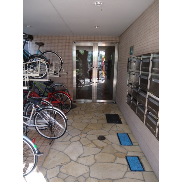 14/23 エントランス