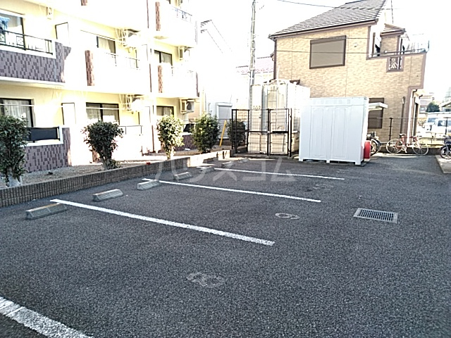 26/30 駐車場