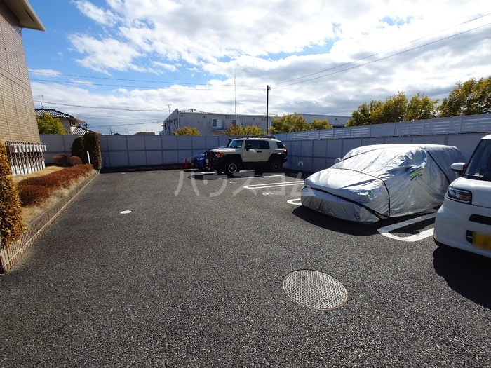 2/3 駐車場