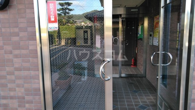 19/23 エントランス