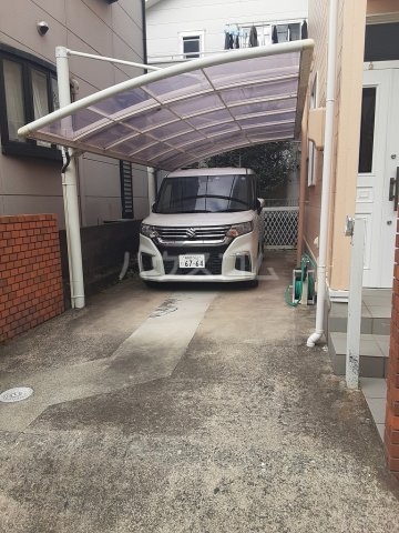 28/28 駐車場