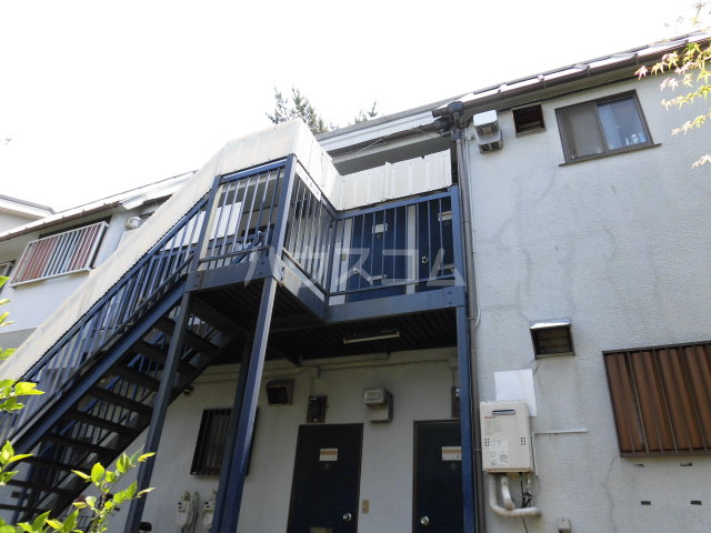 18/27 エントランス