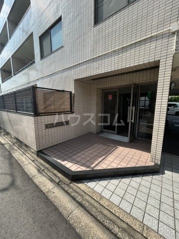 22/30 エントランス