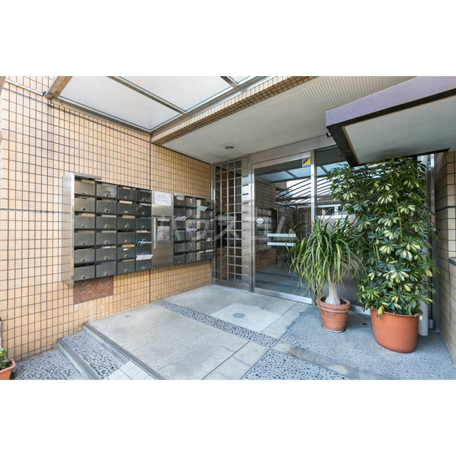 13/21 エントランス