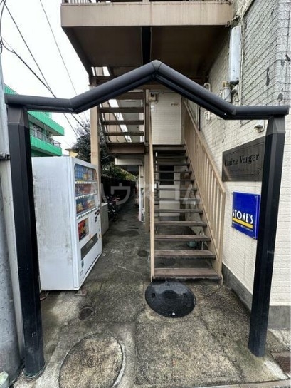 18/26 エントランス