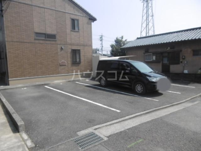 20/23 駐車場