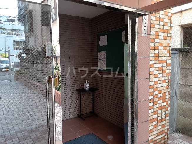 21/29 エントランス