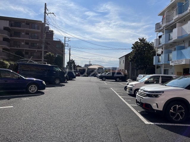 28/30 駐車場