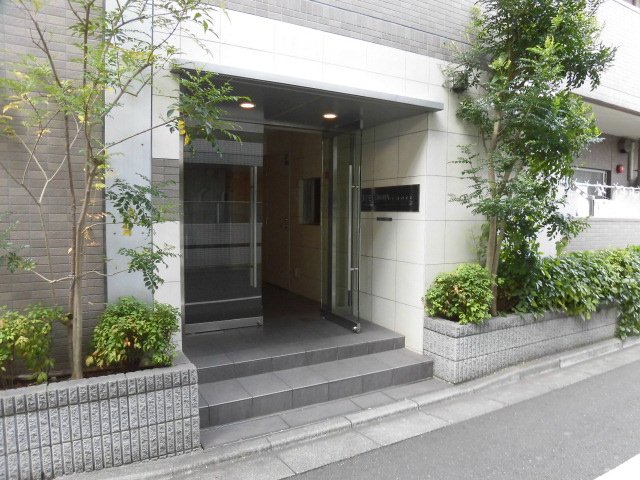 17/26 エントランス