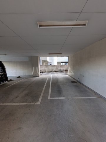 22/30 駐車場