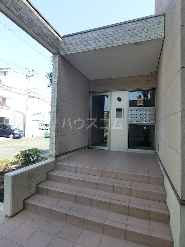 19/28 エントランス