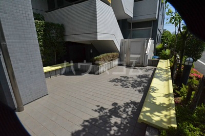 2/3 エントランス