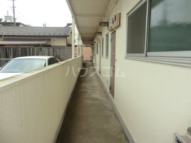 21/30 エントランス