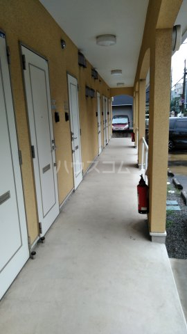 20/30 エントランス