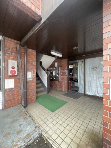 21/30 エントランス