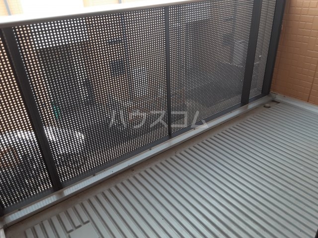 18/25 バルコニー