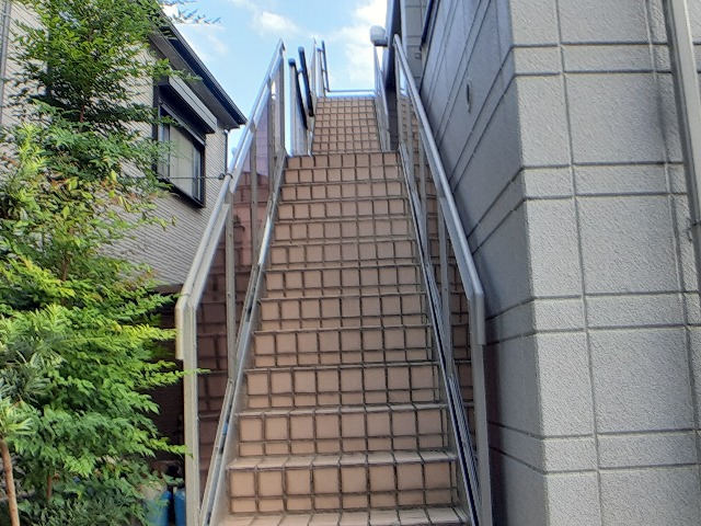 28/30 エントランス