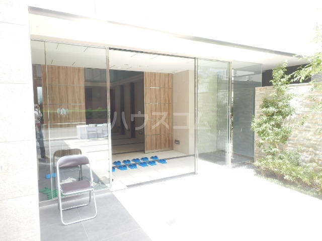 20/30 エントランス