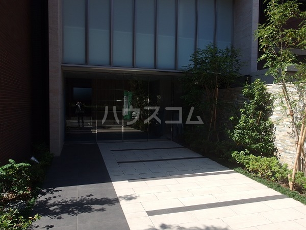 16/25 エントランス