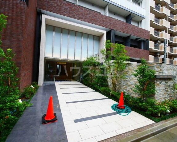 19/28 エントランス