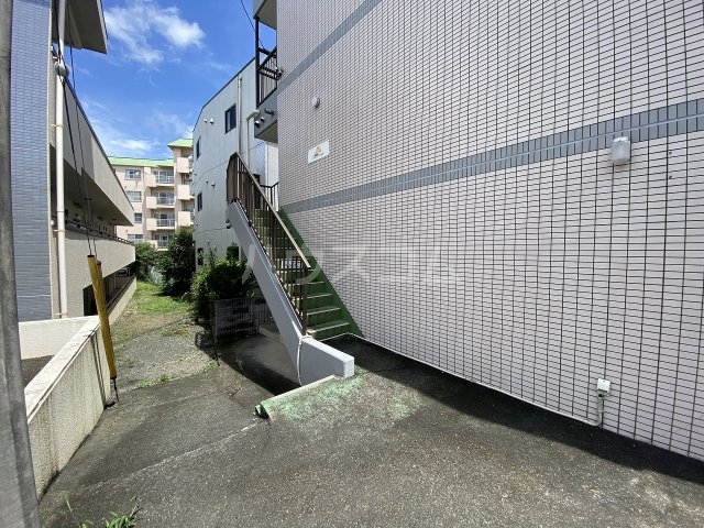 20/29 エントランス