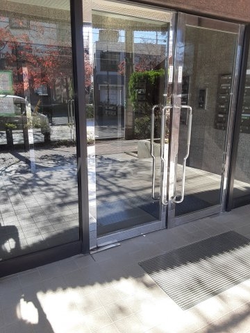 19/23 エントランス