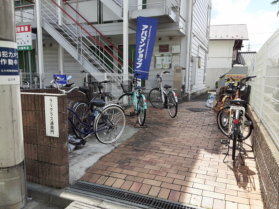 24/30 エントランス