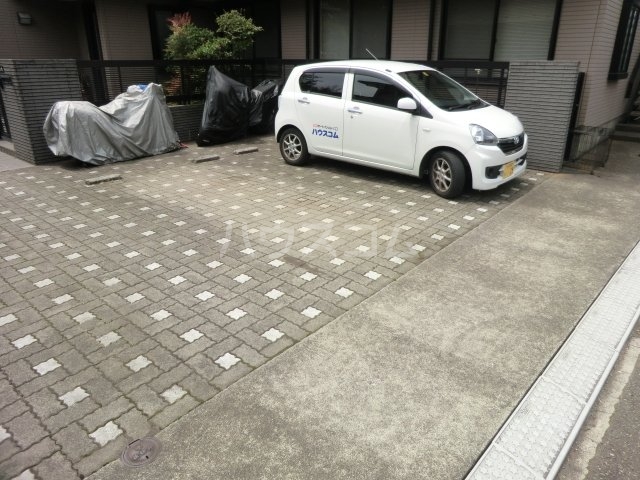 23/30 エントランス