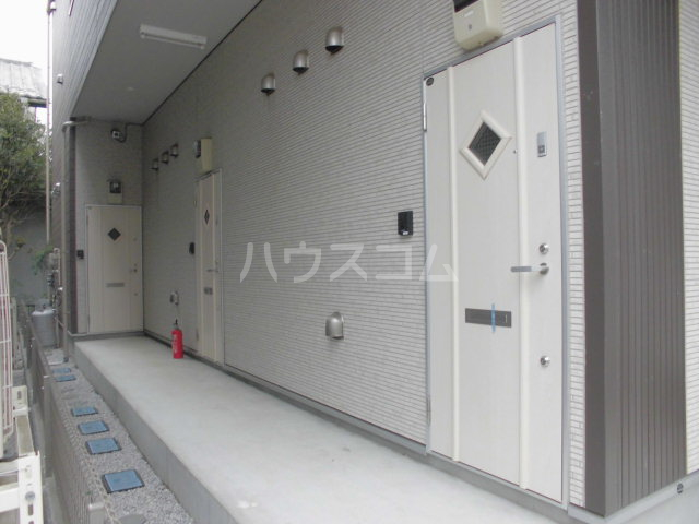 25/30 エントランス