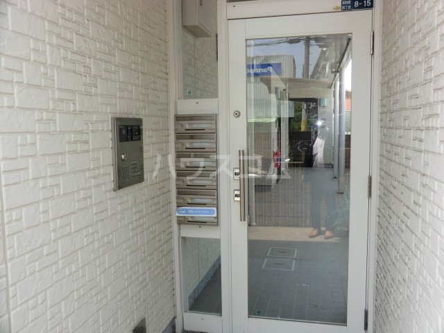 2/4 エントランス