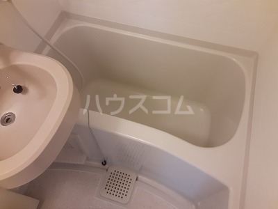 13/30 浴室