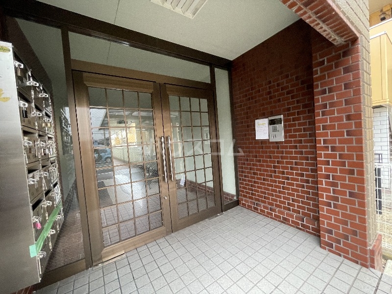 17/22 エントランス