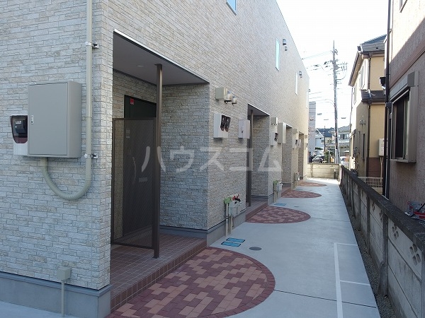 20/30 エントランス