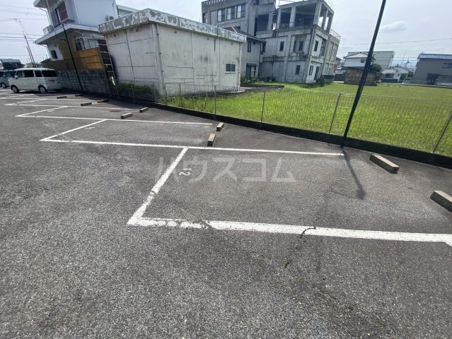 20/27 駐車場