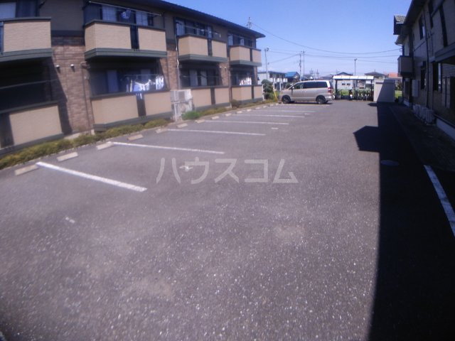 27/30 駐車場