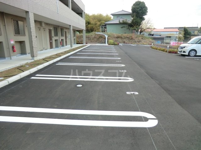 17/18 駐車場