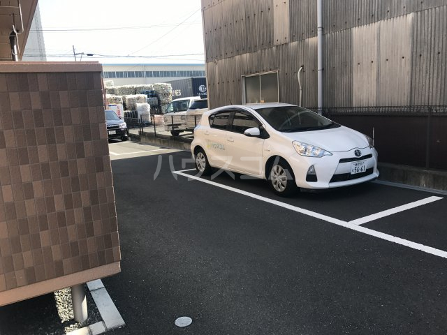 16/17 駐車場