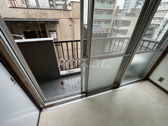 19/25 バルコニー