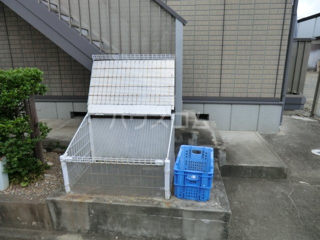 24/30 エントランス