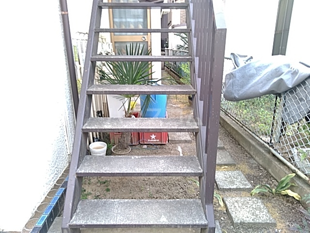 19/25 エントランス