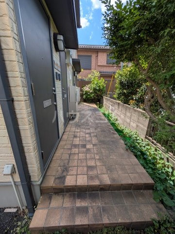 21/30 エントランス